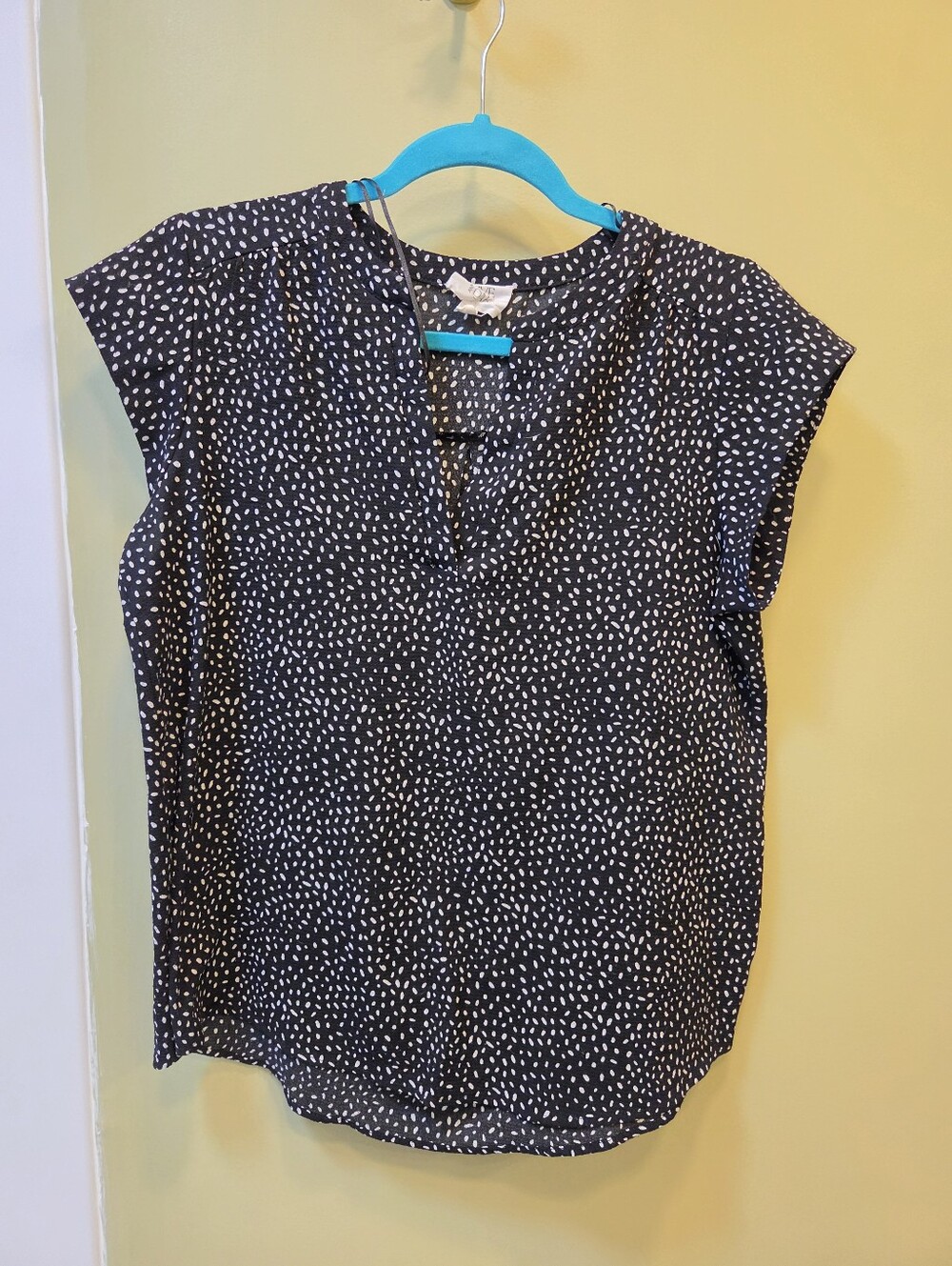 Olive & Oak Black & White Polka Dot Blouse Size Large
